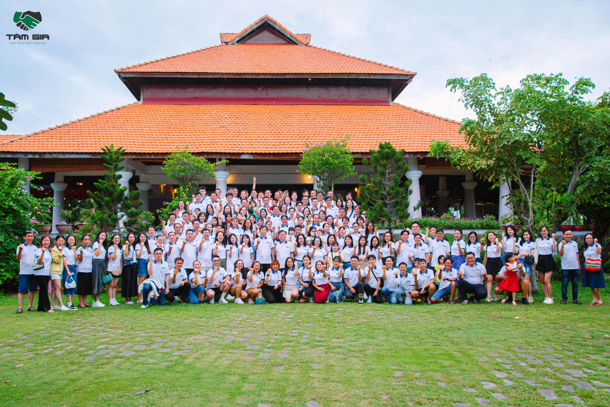 DU LỊCH PHAN THIẾT - MŨI NÉ CÙNG BAN QUẢN LÝ KHU CÔNG NGHỆ CAO QUẬN 9